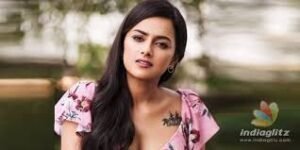 Shraddha Srinath biography in hindi